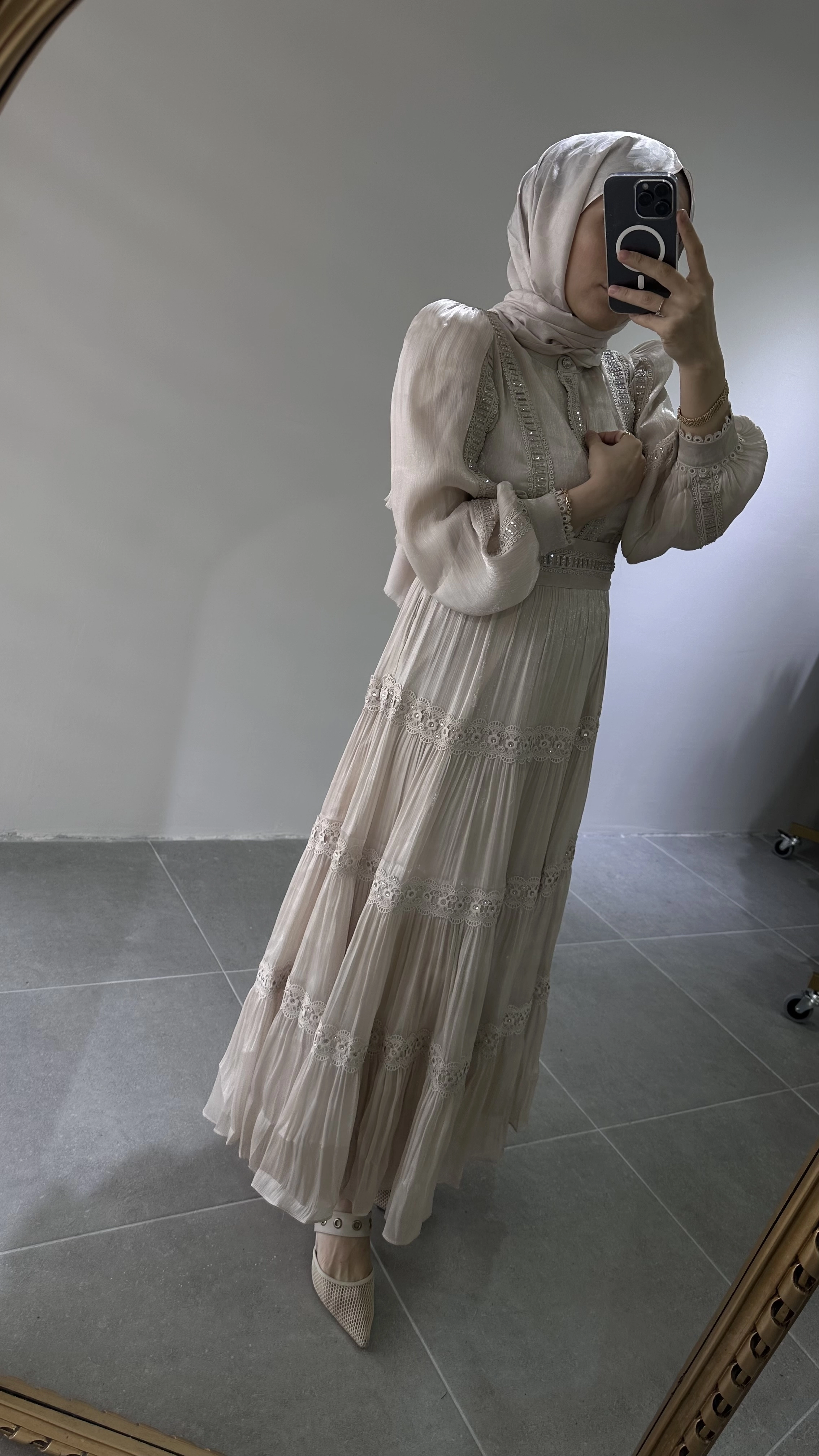 Taş ve Güpür İşlemeli İthal C.Dior Elbise